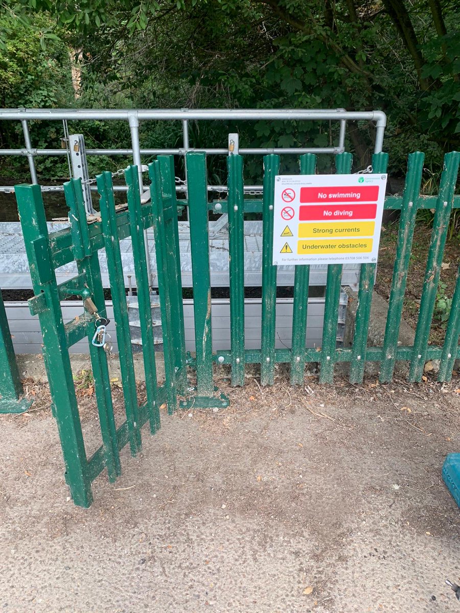 DeTom48's tweet photo. New safety signs put up at #LittleStour #ReliefChannel keeping people safe from hazards. If you see EA assets without a safety sign please call 0800807060 @EnvAgencySE @DoverDC https://t.co/7HyKvmz0yW