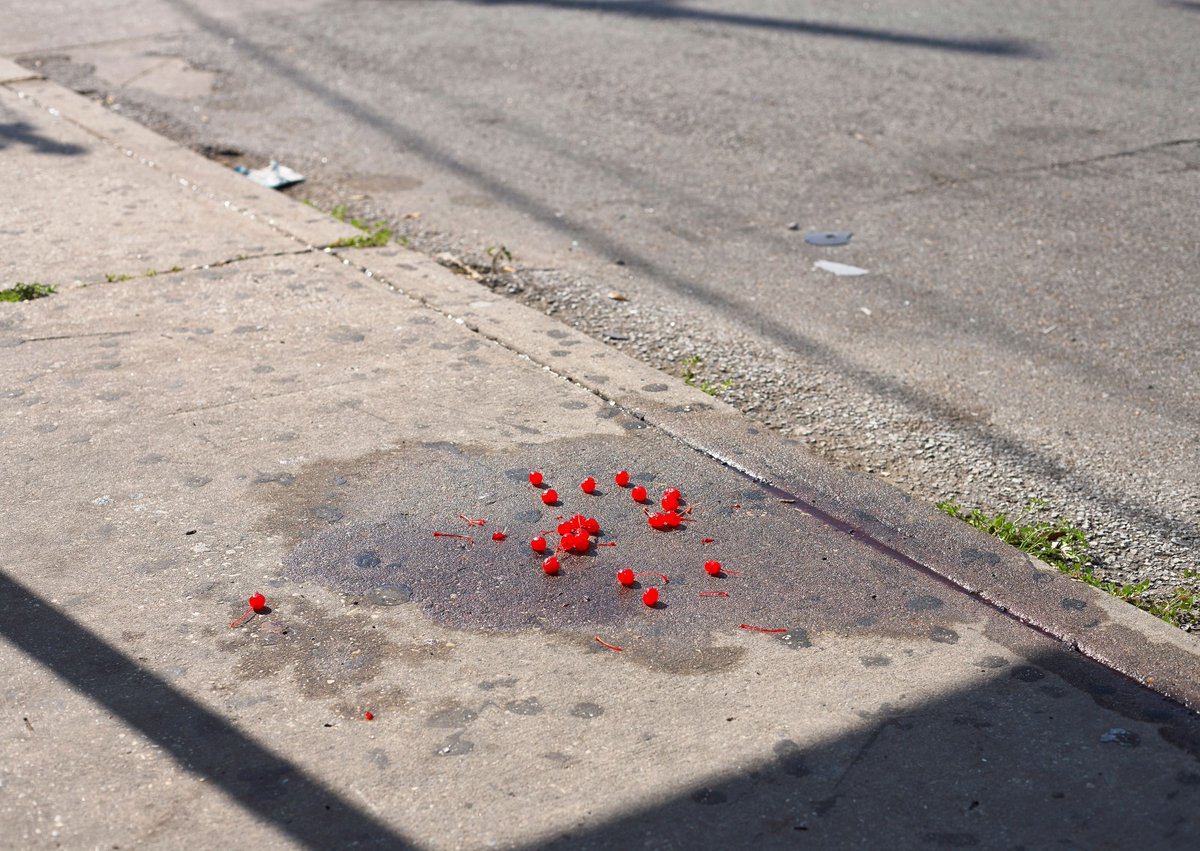 AliochaBoi's tweet photo. Paul Graham - New Orleans, A shimmer of possibility, 2003-2006 https://t.co/rGoWZvoTmD