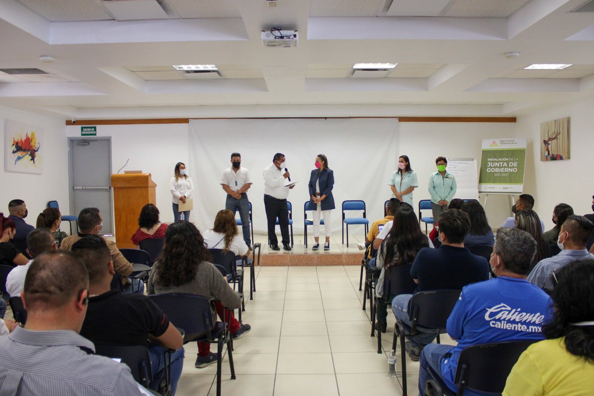 InsTemazcalli's tweet photo. Recibimos a responsables y operadores de establecimientos especializados en #adicciones para el taller “Manejo e integración del expediente clínicos para residenciales en tratamiento de adicciones”.📋🚭💚 

✅ #PotosíParaLasYLosPotosinos 
🤝 #CaminemosDeLaMano https://t.co/5iXSE5BIMW