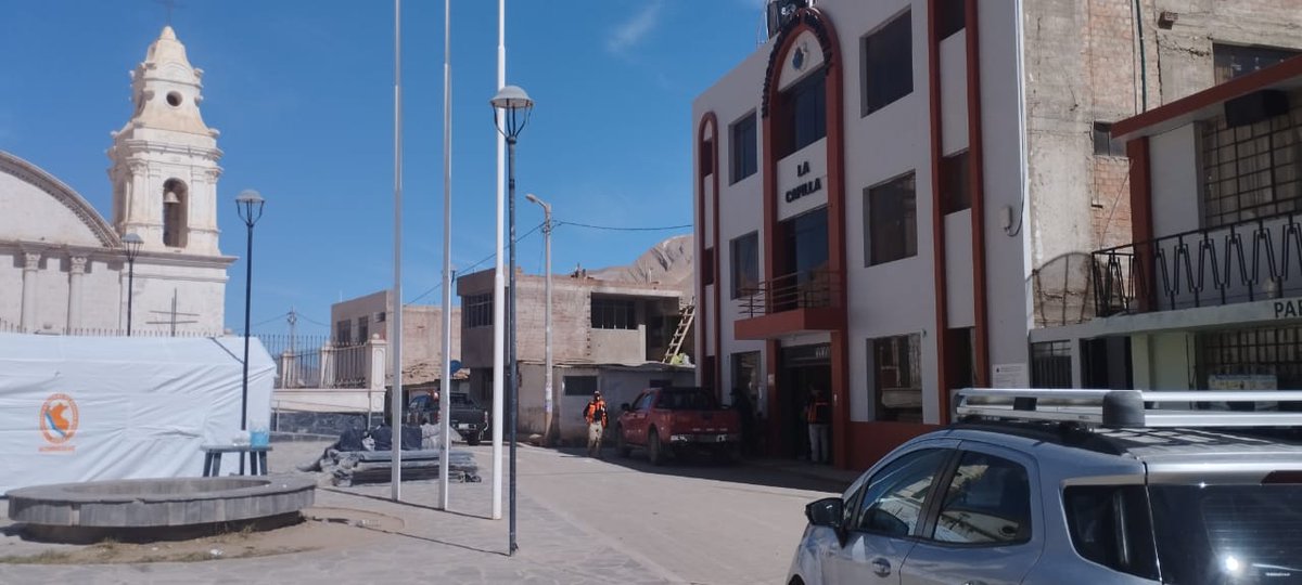 indeciperu's tweet photo. 📢Grupo de Intervención Rápida #GIRED del #INDECI llegó a #Omate, #Puquina y #LaCapilla en #Moquegua, para coordinar con las autoridades municipales acciones de respuesta y rehabilitación, en atención a las personas damnificadas por el #Sismo de 5.4 del pasado martes.💪🇵🇪 https://t.co/jlPrWzc9Zs