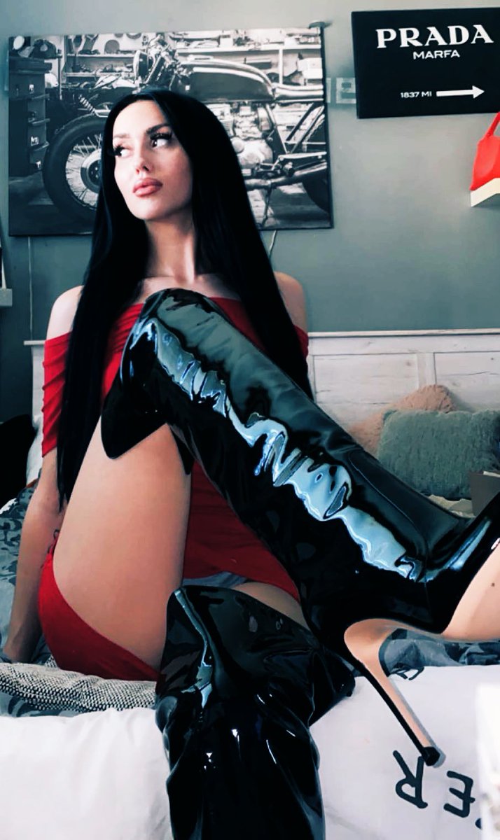Küss meine Stiefel 💋
Sende💸
Und bedank dich natürlich 😉
Hab jetzt genug Zeit euch Loser zu melken💅
Versuchs doch , ich beiße nicht 
Ich ficke nur dein Konto 😈
#goddess #fimdom #payloser #femdom #slave #domgoddess