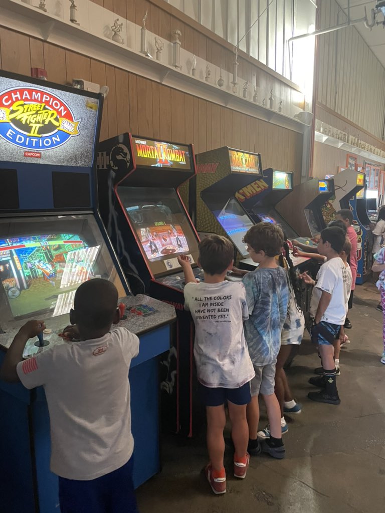 rfjeffcoat's tweet photo. This is how we roll at Owlventure camp!  Another awesome field trip to @TheAlleyChas filled with bowling, arcade games, and pizza!  #angeloakes https://t.co/URY1oFrGkX