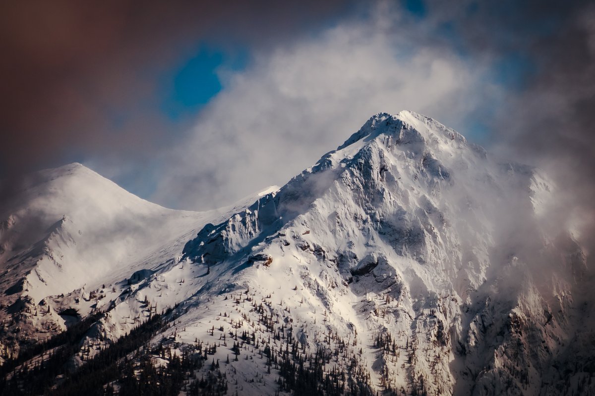 SkiNakiska's tweet photo. ππ
#skiclose #nakiska #mountains #mountainscape #landscape #kananaskis #wintervibes #TBT #throwbackthursday #winter #exploreab #abviews https://t.co/wQ7snyZFgM