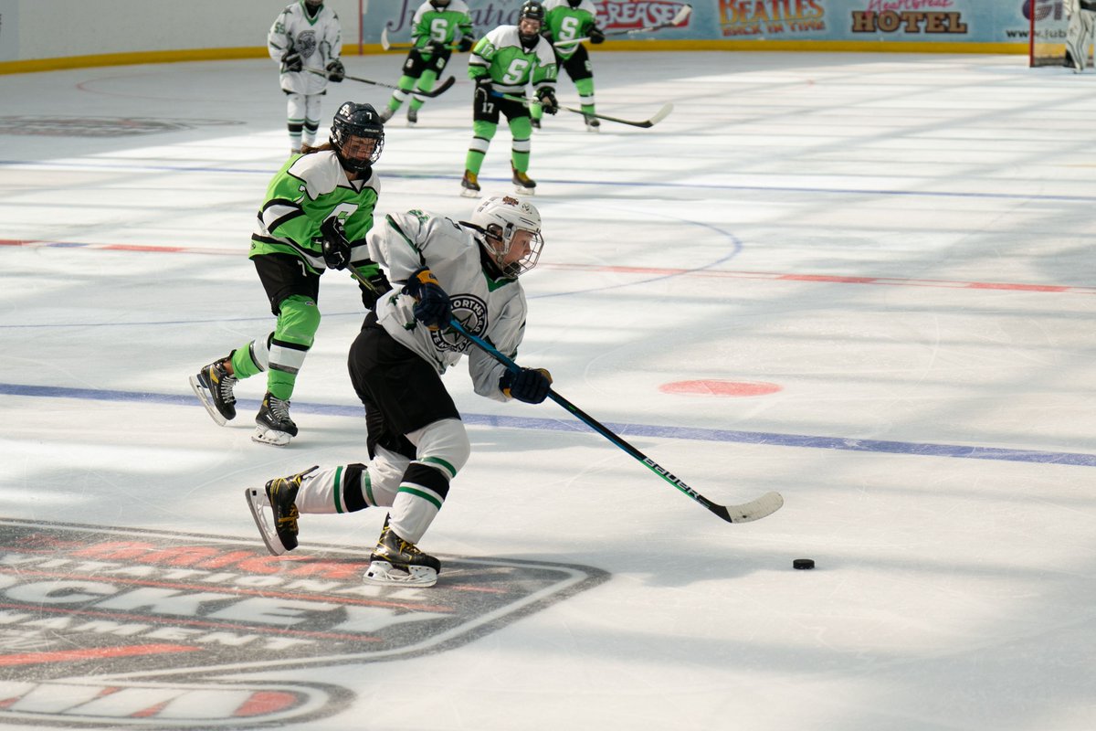 YouthHockeyHub's tweet photo. 2022 War for the Roses 

FINAL: Team Saskatchewan > NorthStar Elite (3-1) 

Team Sask evens its record at 2-2 heading into its final pool play game against Team Alberta this evening 

NSE hangs tough but drops fourth game of tourney https://t.co/QG80BvTTj3