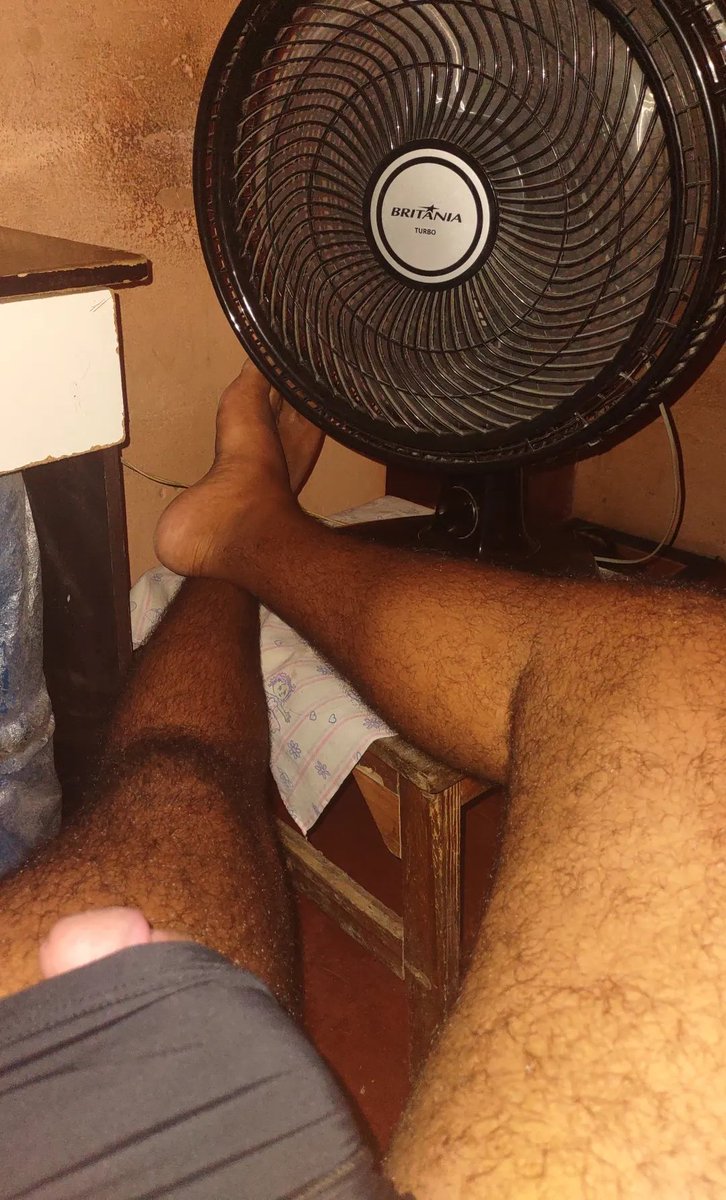 Sigilodobear's tweet photo. Calor aqui tá grande, fiquei de cueca e liguei o ventilador em cima de mim.
@DivulgaCE18
@tesaofortal
@divulgafortal18
@santhorinny https://t.co/dPoBcyw7Cx