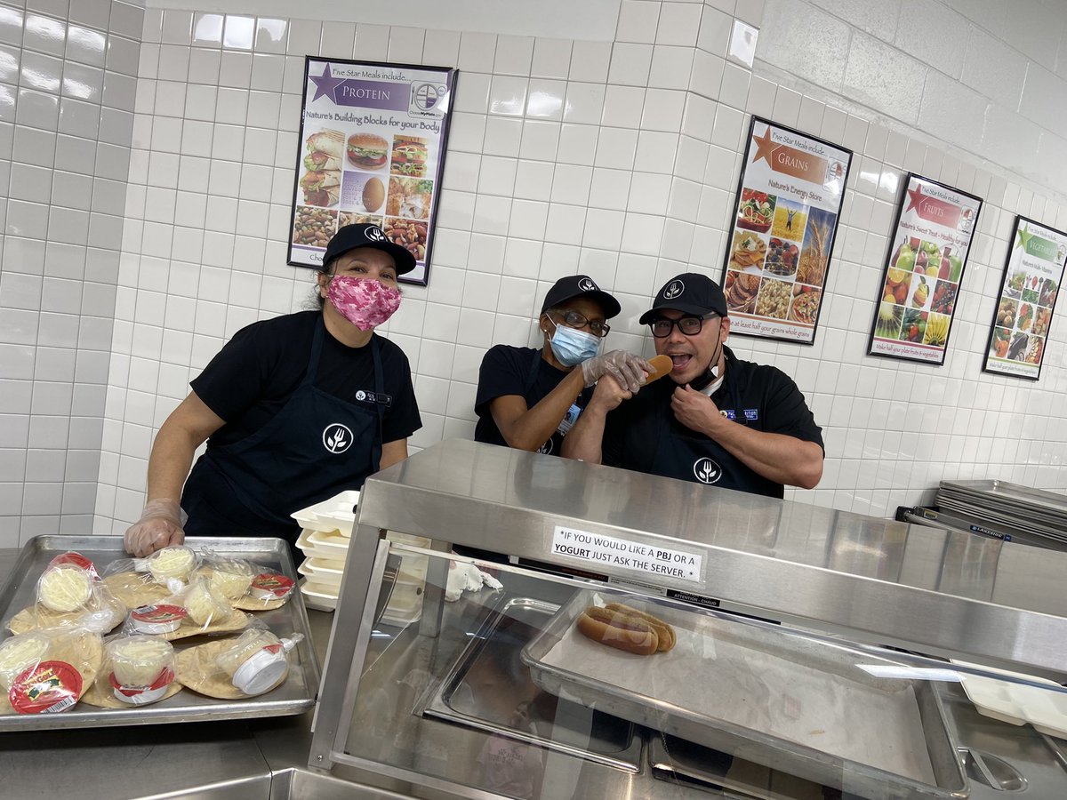 Mr. Marvin Reyes and his Cafeteria Crew are TOP NOTCH at Unity Braxton MS! SO GRATEFUL for them being able to handle nourishing our summer school Innovators with such ease! You guys are  THE BEST👏🏾 👏🏾👏🏾✨✨✨@AltEdPWCS <a href="/mafoust25752/">Malcolm Foust</a> <a href="/PWCSNutrition/">PWCS Nutrition</a>