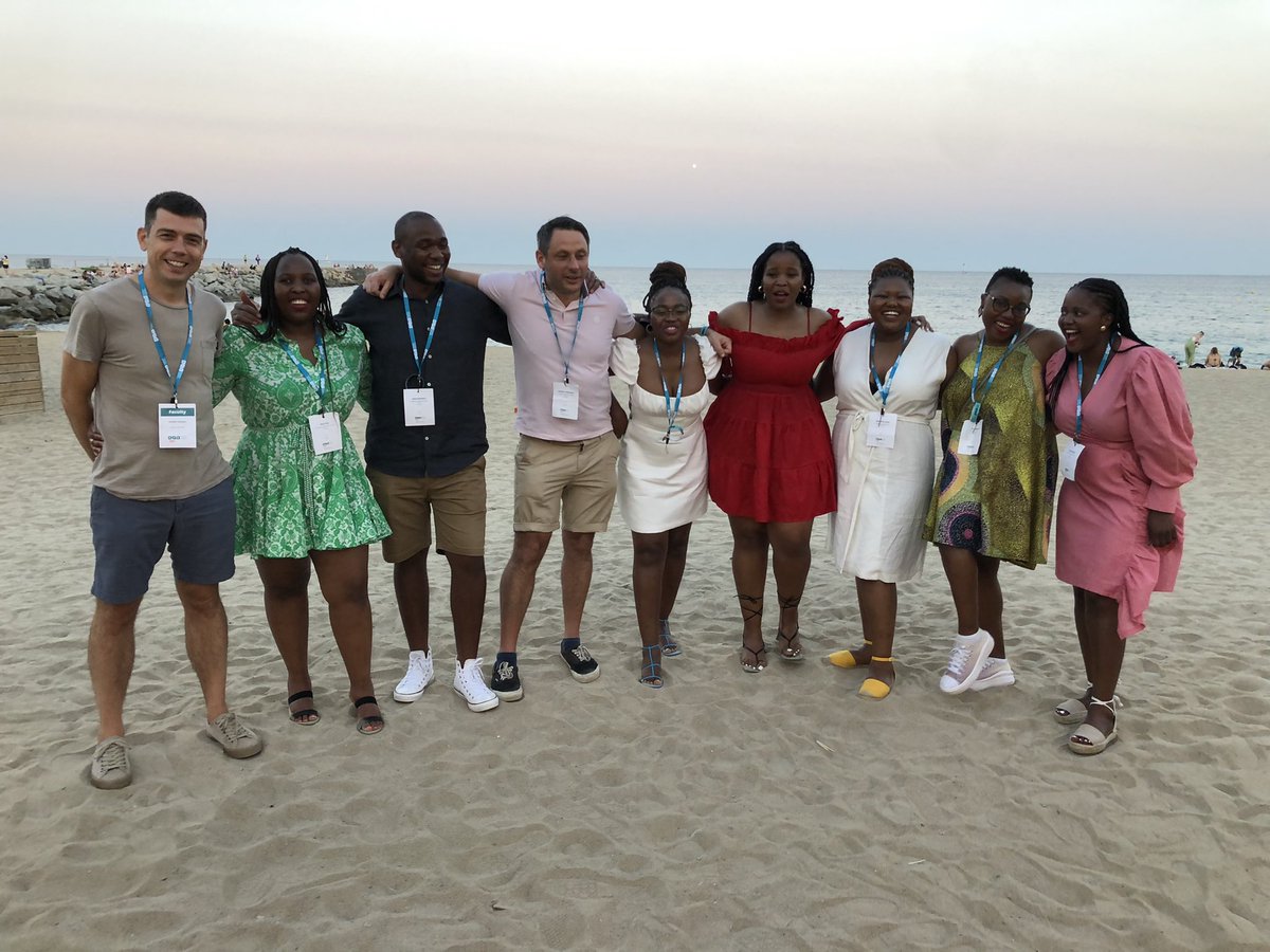 EmilioC_'s tweet photo. Awesome delegation of officials from the Competition Commission of South Africa in my Econ of AI course in ☀️ Barcelona. #bse #EoAI social dinner on the ⛱🌊🏝 https://t.co/XEtm5RM3sX