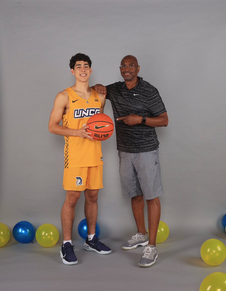COMMITTED!!💛💙 <a href="/UNCGBasketball/">UNCG Basketball</a>