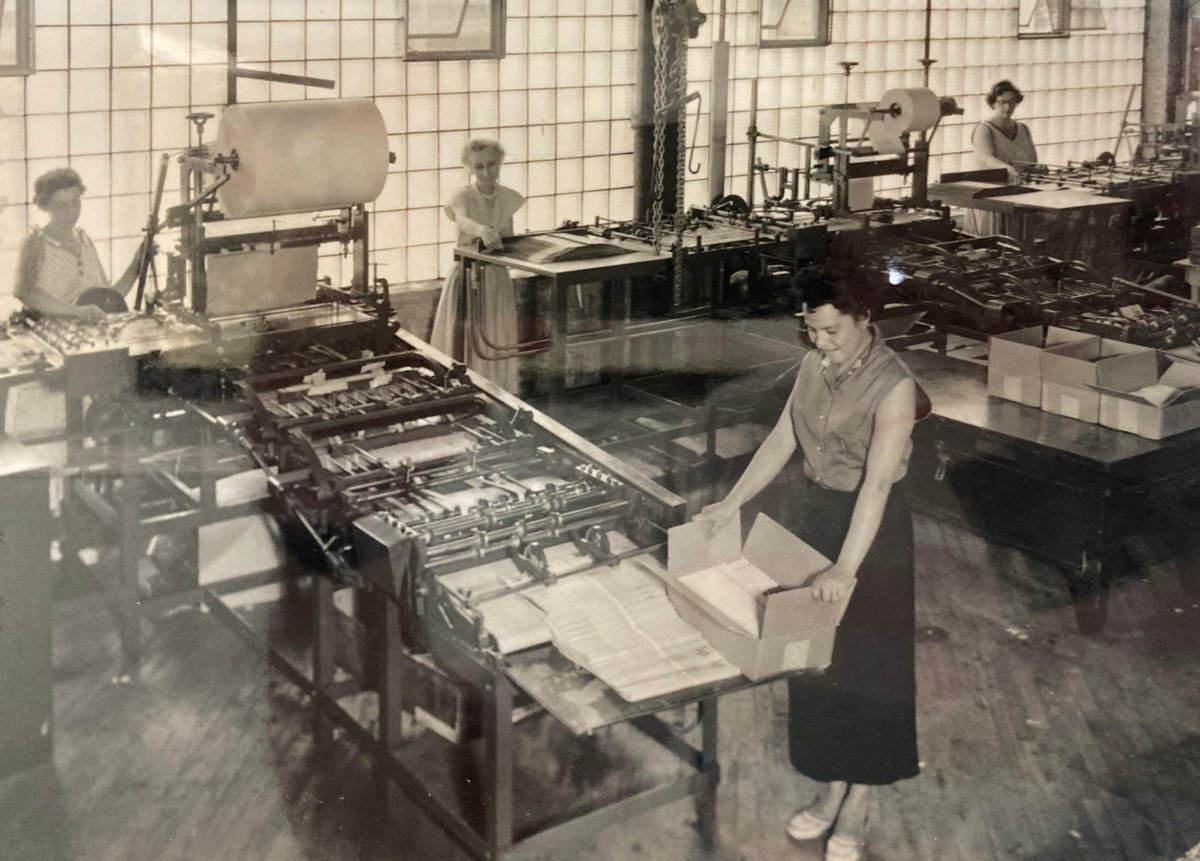 ReelColor's tweet photo. This week's #throwbackthursday really helps us be #grateful for what we have now! 
#CCI #Chicago #colorcards #color #throwback #almostfriday https://t.co/AAONNABwJL