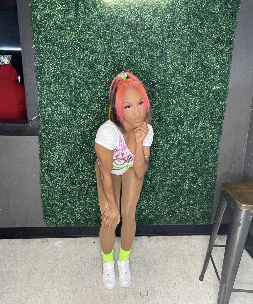 👩🏾‍❤️‍💋‍👩🏾ML. tweet media