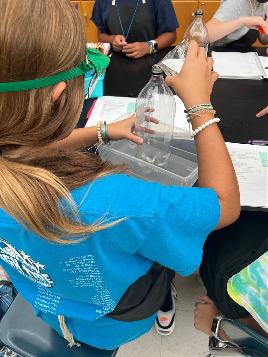 mason_roderick's tweet photo. Our future scientists are in class right now learning how to make claims, support their claims by finding evidence and explain their claims and evidences through sound reasoning! @comelearnmore https://t.co/2P3XjBKv0M