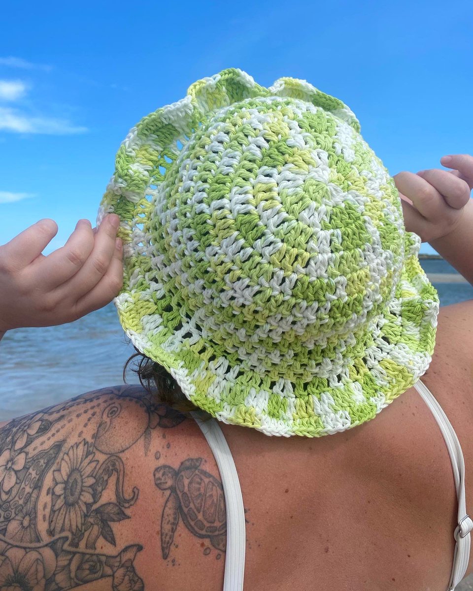swtpeacrochet's tweet photo. This hat gives me turtle vibes 🐢✨ https://t.co/u0sCAwcgvL