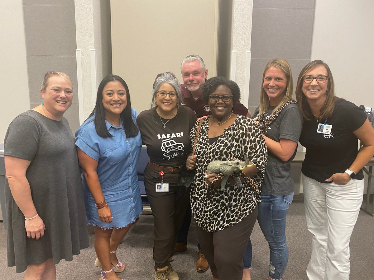 PISDLearns's tweet photo. #PK_elementary Jumanji Winners for Best Brand and Most Spirited @jess_malloy @villalpandodara @mscheyllynn @fn_mays @Zhpruett https://t.co/IQMpSlKtJP