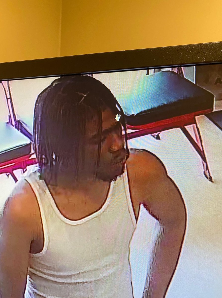 MahoningSheriff's tweet photo. The Mahoning County Sheriff’s Office is looking for your help to identify the individuals in the photos below in reference to a counterfeiting investigation.  If you have any information, please contact Detective Hyshaw at 330-531-8361 or thyshaw@mahoningcountyoh.gov https://t.co/011Z0iovZa