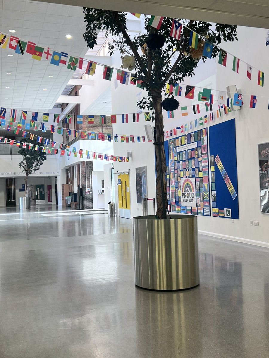 Yamina B tweet media