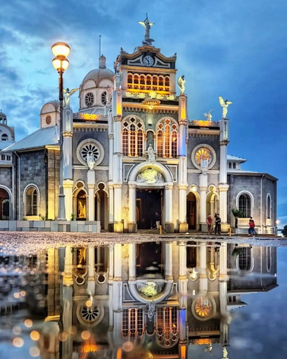 Have you ventured to the Basílica de Nuestra Señora de los Ángeles? 

📍: Cartago

📷 : antonq_25_cr