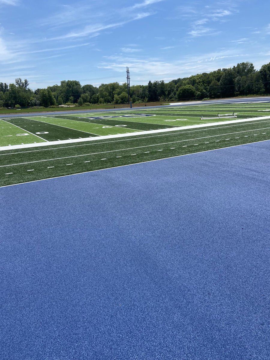 anthonymcd25's tweet photo. Thank you for having me on the campus today! @McElroy26 @BethelRoyalsFB https://t.co/OZMJqizYhA