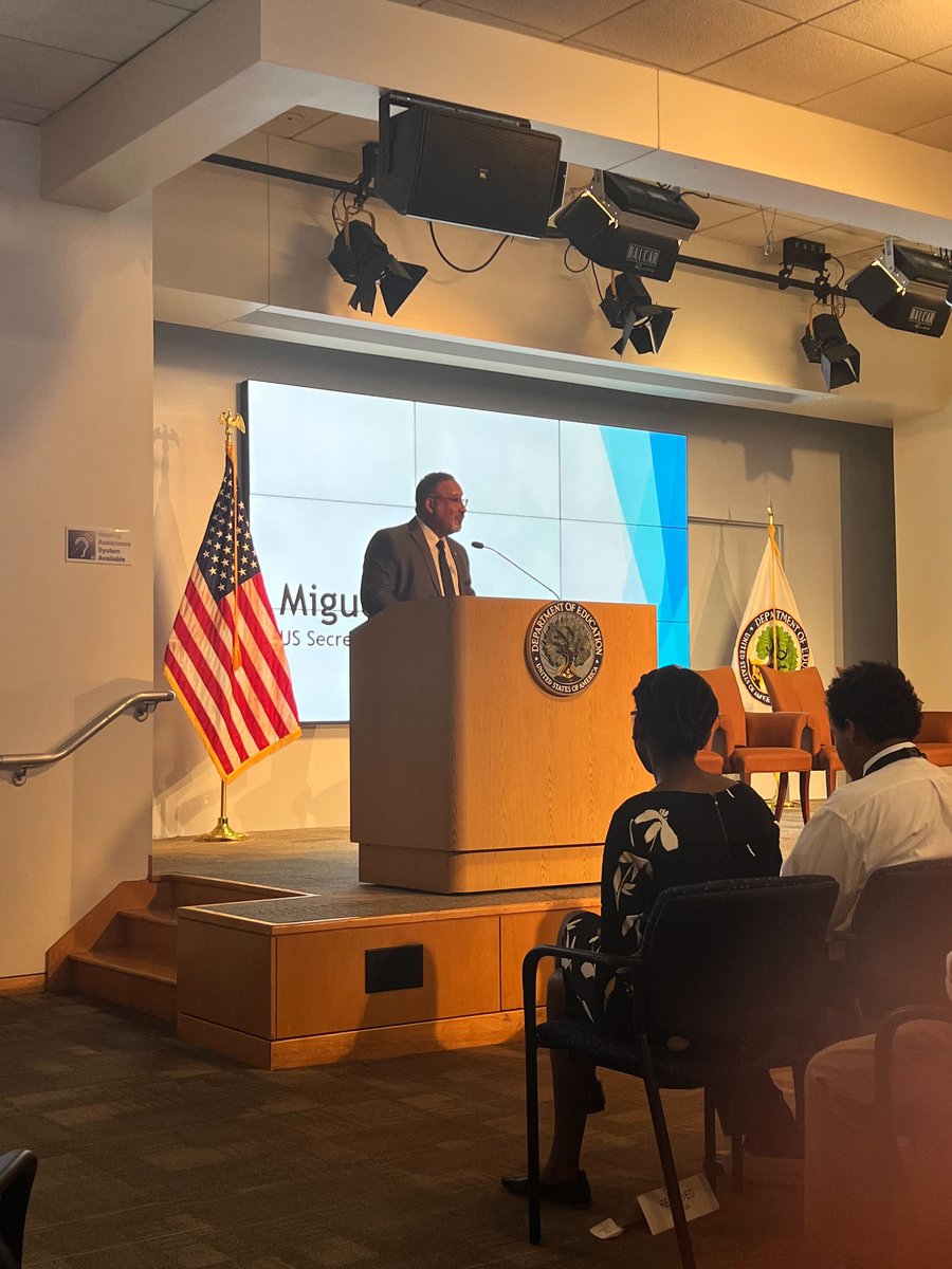 afterschool4all's tweet photo. "Today I'm delighted to announce the #EngagEveryStudent initiative. It's a bold new strategy to ensure that every student has access to a quality afterschool and summer learning program." https://t.co/Y7G6gyC7MK https://t.co/wF8rXFFKFC