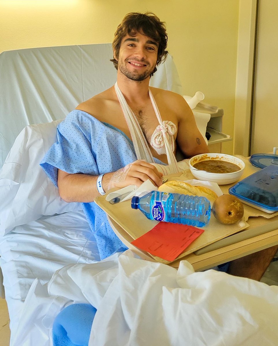 DaniCaver's tweet photo. Estamos a topeee 😜😉🙈💪

La operación fue un éxito y ya estoy recuperándome en casa.

Ya queda menos para poder darlo todo en la pista, y sin dolor 🤞. Mientras, avanzaré en otros temas de los ya os contaré 😉 (¡y descansaré un poco también! 😅)

¡Gracias, amigos! #ValeLaPierna https://t.co/mZq7tLeWuC