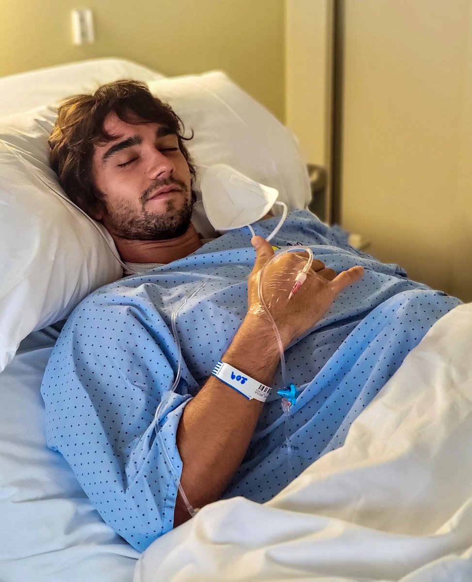 DaniCaver's tweet photo. Estamos a topeee 😜😉🙈💪

La operación fue un éxito y ya estoy recuperándome en casa.

Ya queda menos para poder darlo todo en la pista, y sin dolor 🤞. Mientras, avanzaré en otros temas de los ya os contaré 😉 (¡y descansaré un poco también! 😅)

¡Gracias, amigos! #ValeLaPierna https://t.co/mZq7tLeWuC