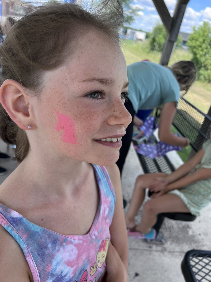 Art, face painting AND tie-dye?!  All at <a href="/GEDSB/">Grand Erie District School Board</a> Camp SAIL!!!  @OntarioSLP <a href="/April_L_Smith/">April Smith</a> <a href="/nnorton99/">Nancy Norton</a> #LeadGEDSB