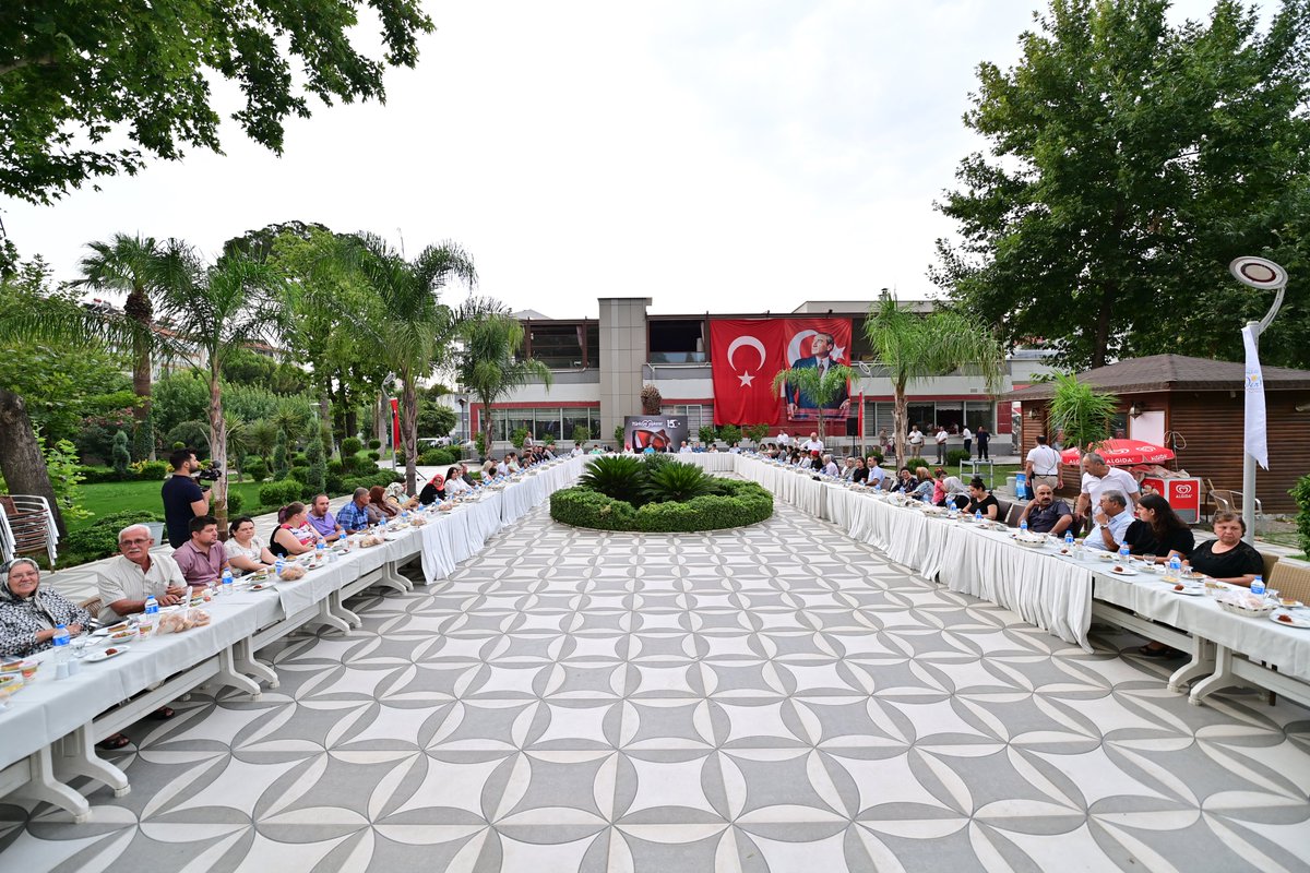 Valimiz Sayın Hüseyin Aksoy, 15Temmuz Demokrasi ve Milli Birlik Günü nedeniyle Şehit ve Gazi Ailelerine yemek verdi.
