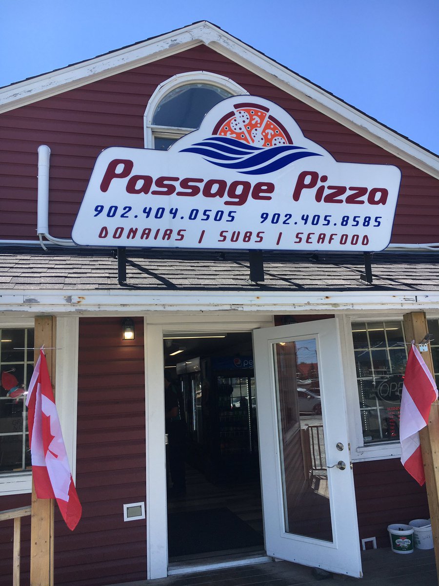 Passage Pizza (1517 Shore Rd)

Nice little shop in Eastern Passage serving up the essentials.

1/4 size
Nice pepp
Soft chewy dough
Sweet sauce
$5 (with pop)

Had quite a few pizzas ready right at noon. Good cheap pizza out in the passage. 

Rating: 6/10