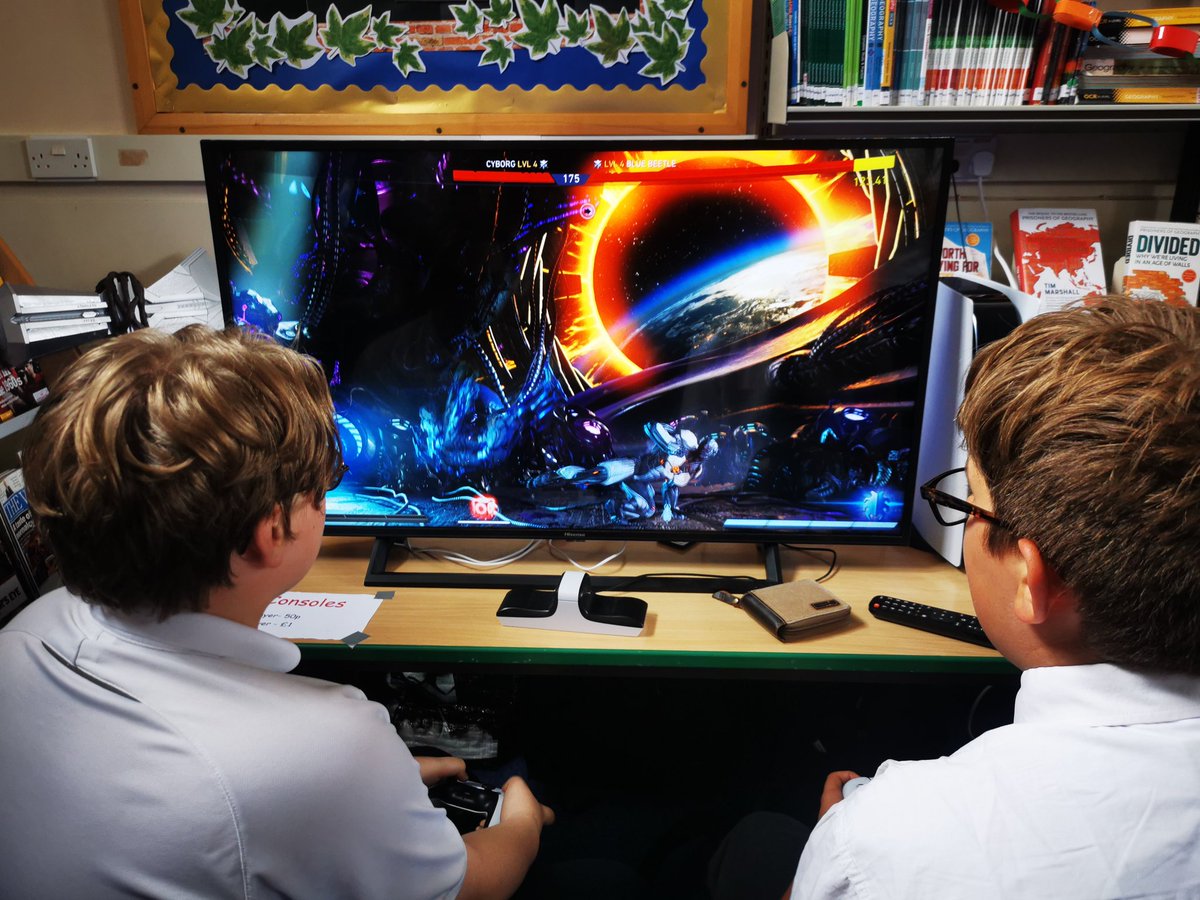 Thomas Mills High School and Sixth Form Library tweet media