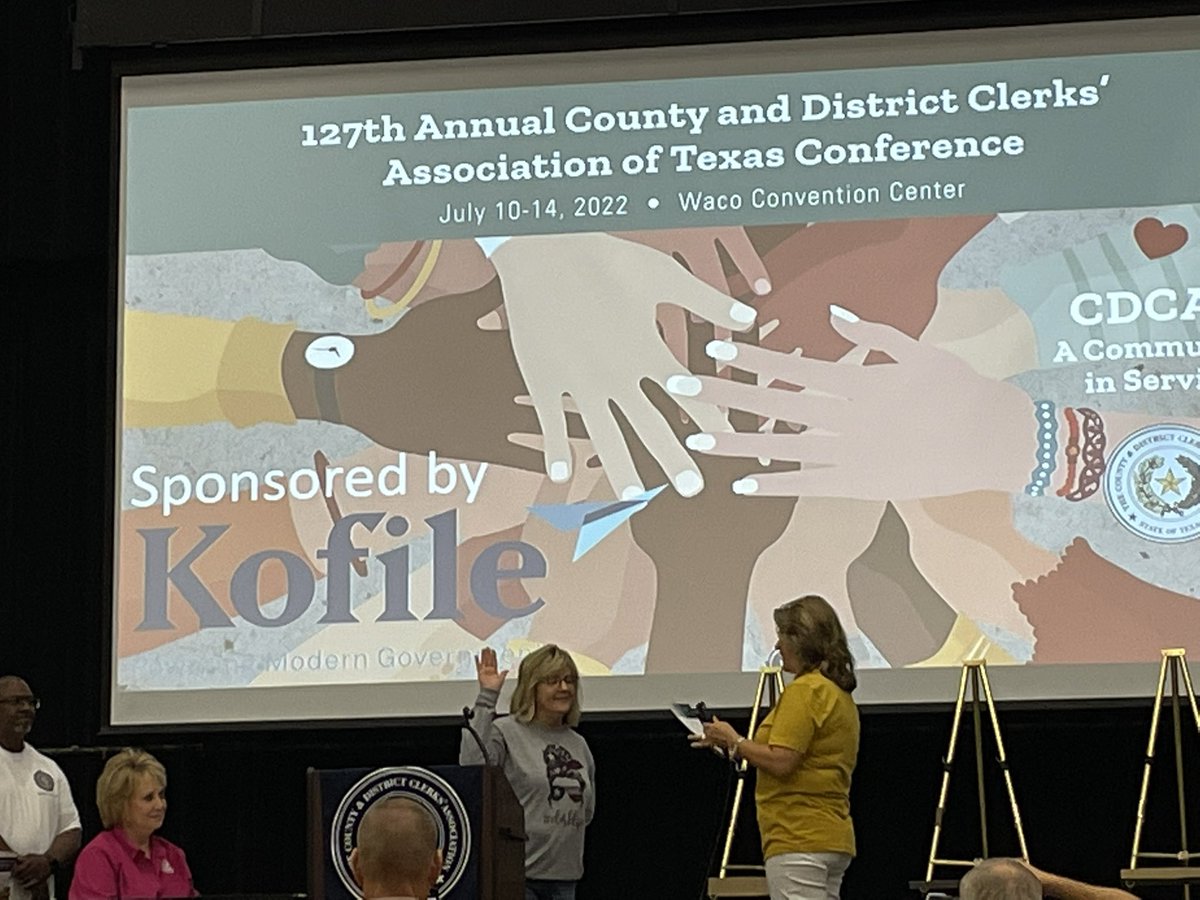 TeneshiaforHC's tweet photo. The 127th #CDCAT Annual Conf in Waco we covered topics like Servant Leadership, Public Speaking, Electronic Processes, Legal Services, Roundtables and more.  Happy to be coming back to serve on the legislative committee and to advance leadership in the #CDCAT. #Teneshiaforhc https://t.co/OG7KnzqLfk