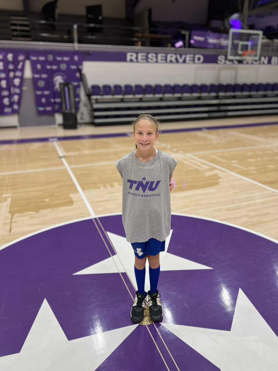 EmmaleeHowell's tweet photo. Thanks, @tnusports ! Lucy &amp; Ella loved their time this morning. https://t.co/x80eGOvX5s