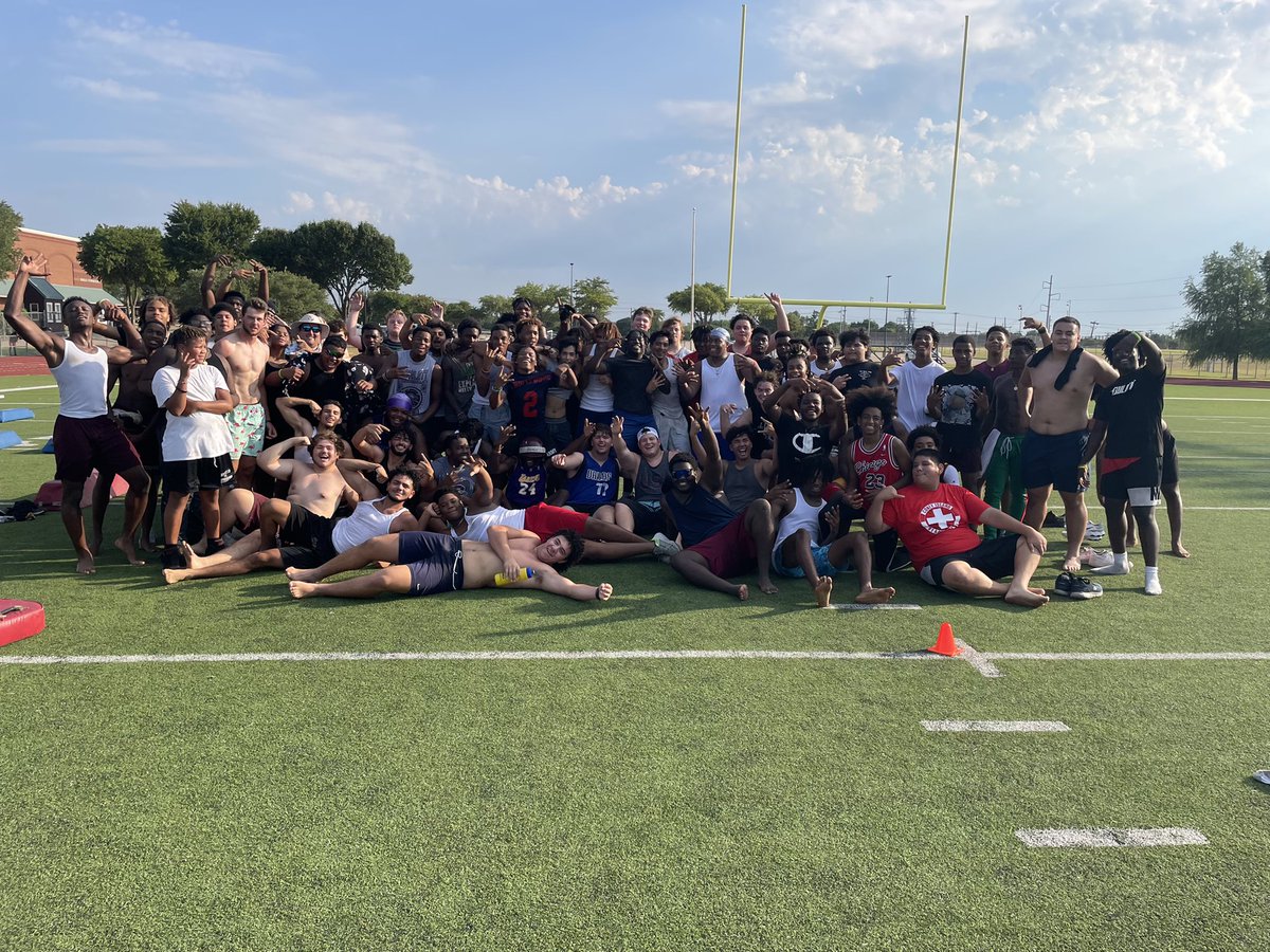 It was Beach Day today at summer workouts! It was another great week of us getting ready for the fall. #DieEmpty