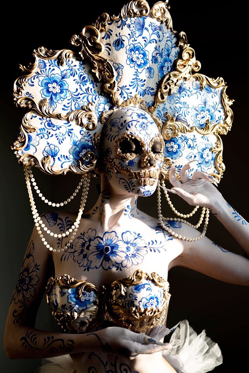 Amazing makeup inspired by Chinese porcelain with gilding by Julio silveira