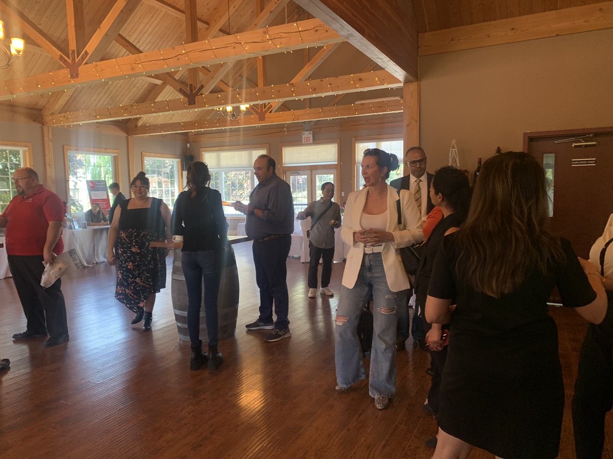 TheNetworkerInc's tweet photo. Markham-Stouffville MEGA Networking is on! Attendees and exhibitors are enjoying an afternoon of #networking https://t.co/TTpXDecaPe