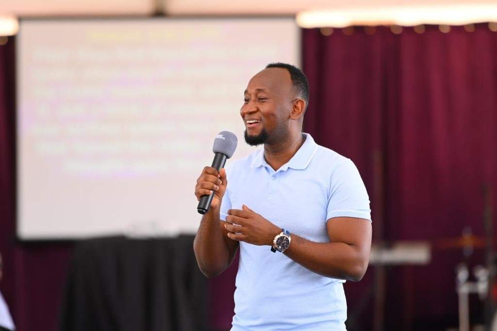 AngieMarginez's tweet image. Is there any guy born on #6thOctober
Your #Enock
The hand of God is upon you, you are entering realms of REST.I will expand you the spirit if God says don't let go...In the name of Jesus revelation comes to you that unlocks you. 

#ProphetElvisMbonye