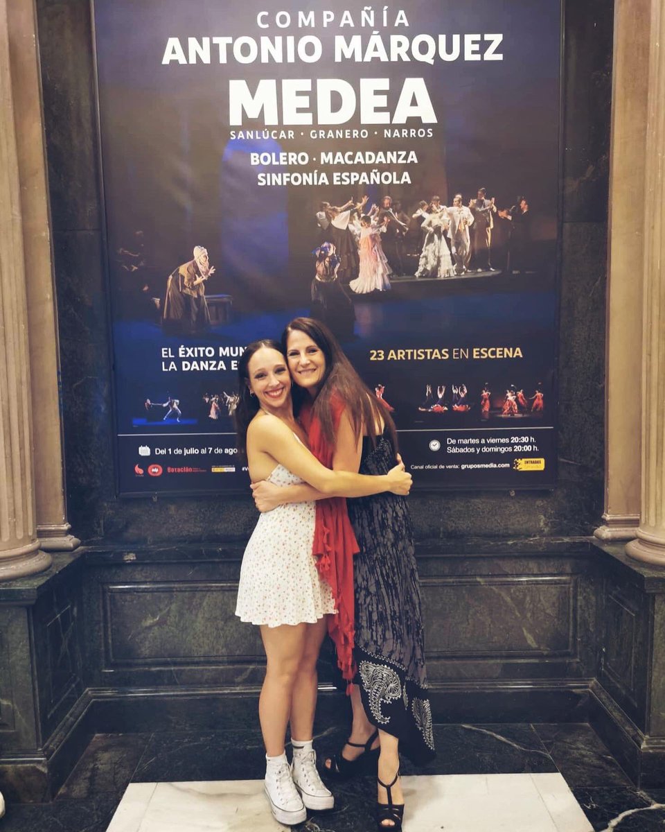 mateo_marisa's tweet photo. La @AntonioCompania de mi amigo ANTONIO MÁRQUEZ (referente de la DANZA ESPAÑOLA) está en @teatroedpgv hasta el 7 agosto ¡No os lo perdáis!
Al elenco de bailarines se une el placer de disfrutar de PAULA GARCÍA exalumna del @CPDCarmenAmaya a quien quiero y admiro👏🏽🤩 #vuelvemedea https://t.co/EvuNlabZqi