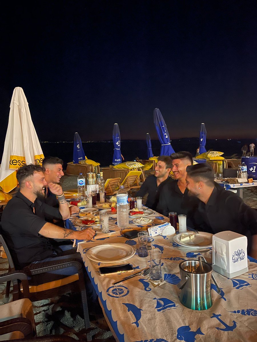 Bizim en güzel mezemiz, muhabbetimiz ✨