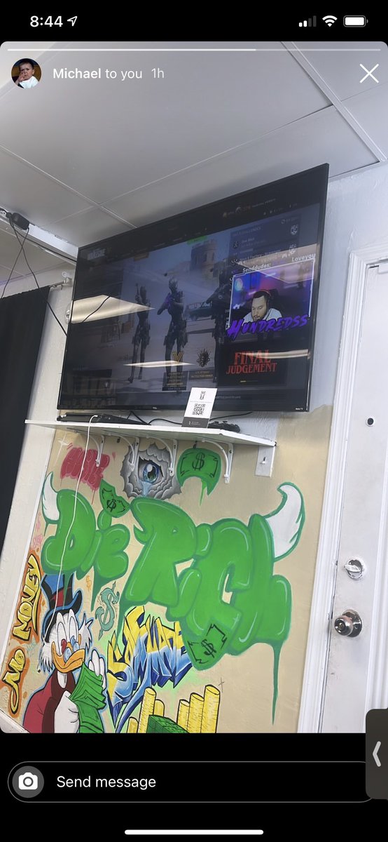 shotsbyhundo's tweet photo. When your boy goes to a babershop to gets a cut & they got you up on the big screen๐ฅ Mad Love! #LoveIsland #barbershop #love #support #twitchstreamer #twitchtv #barber #arizona #azbarber #phoenixaz #barber https://t.co/Jo9ZuedqVA