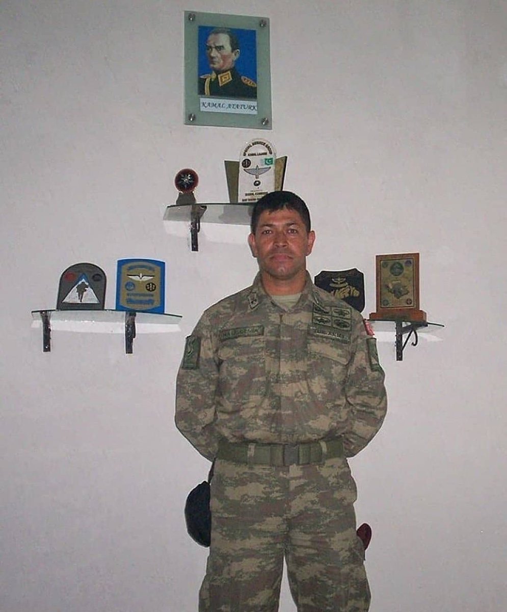 BİR KARE İKİ ADAM!