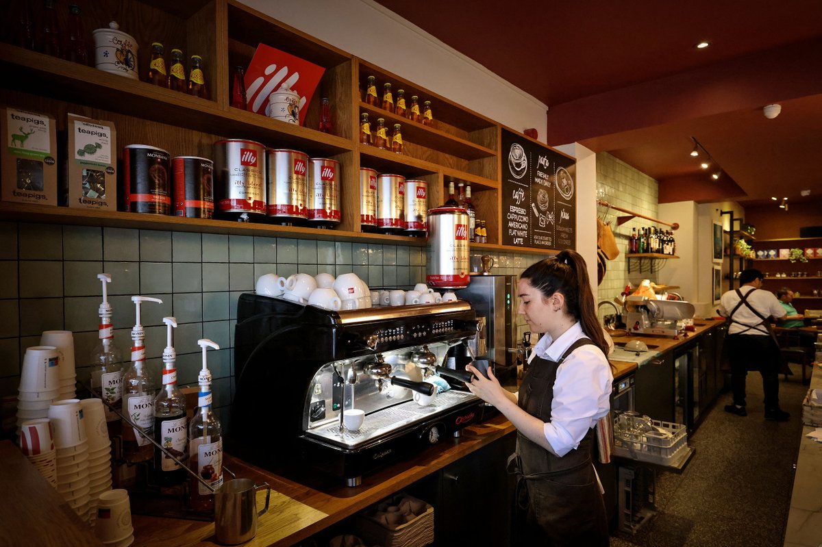 JustinKernoghan's tweet photo. La Bottega on Belfast's Lisburn Road, serving up authentic Italian produce @BelfastLive #Belfast #NorthernIreland #LaBottega #FrancescoIaquinta https://t.co/GlOStTFLqF https://t.co/p6JGmzPAmM