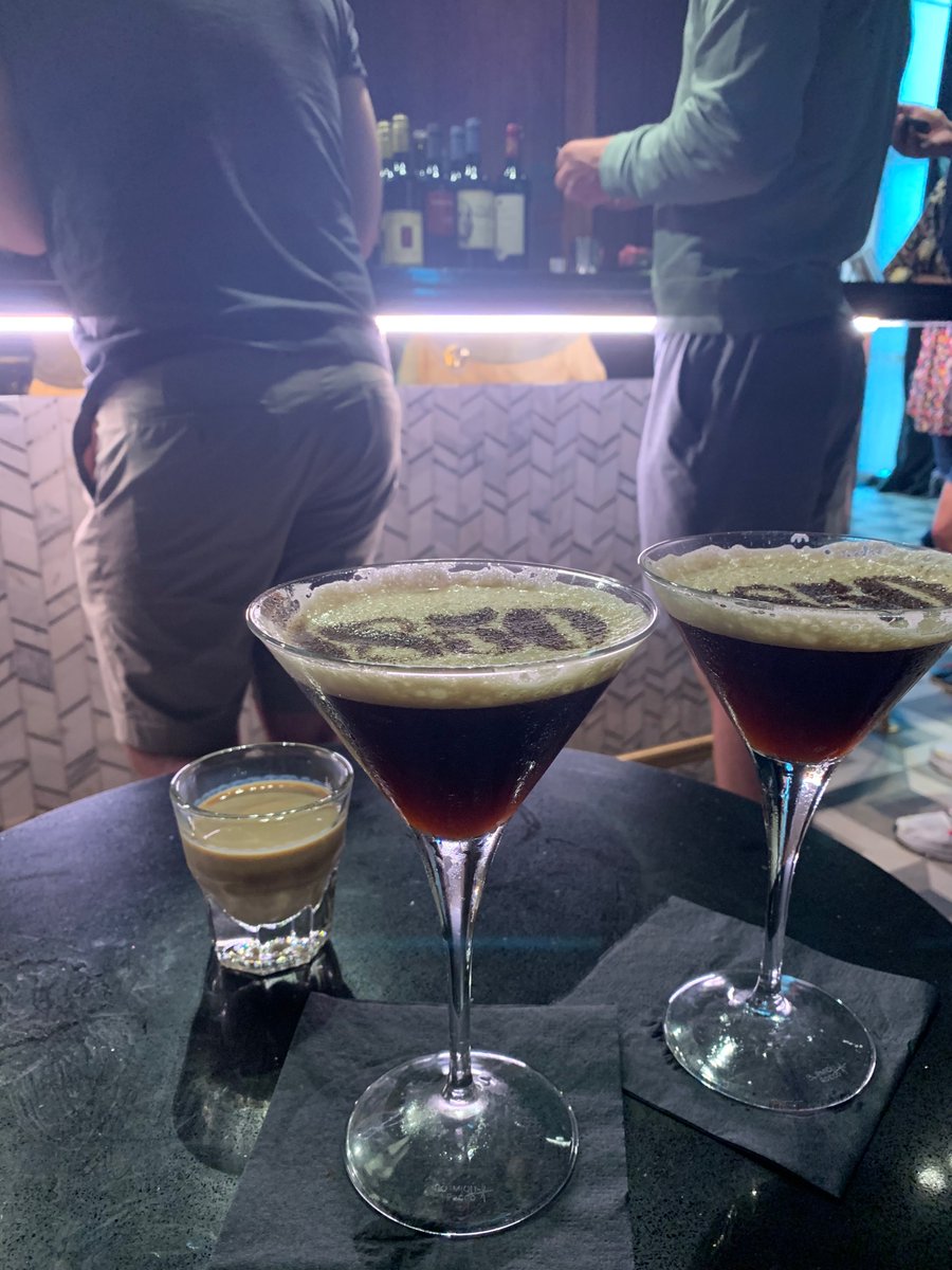 Derek75's tweet image. The difference between my friend Andrea taking a pic of our drinks (left) and my pic (right).