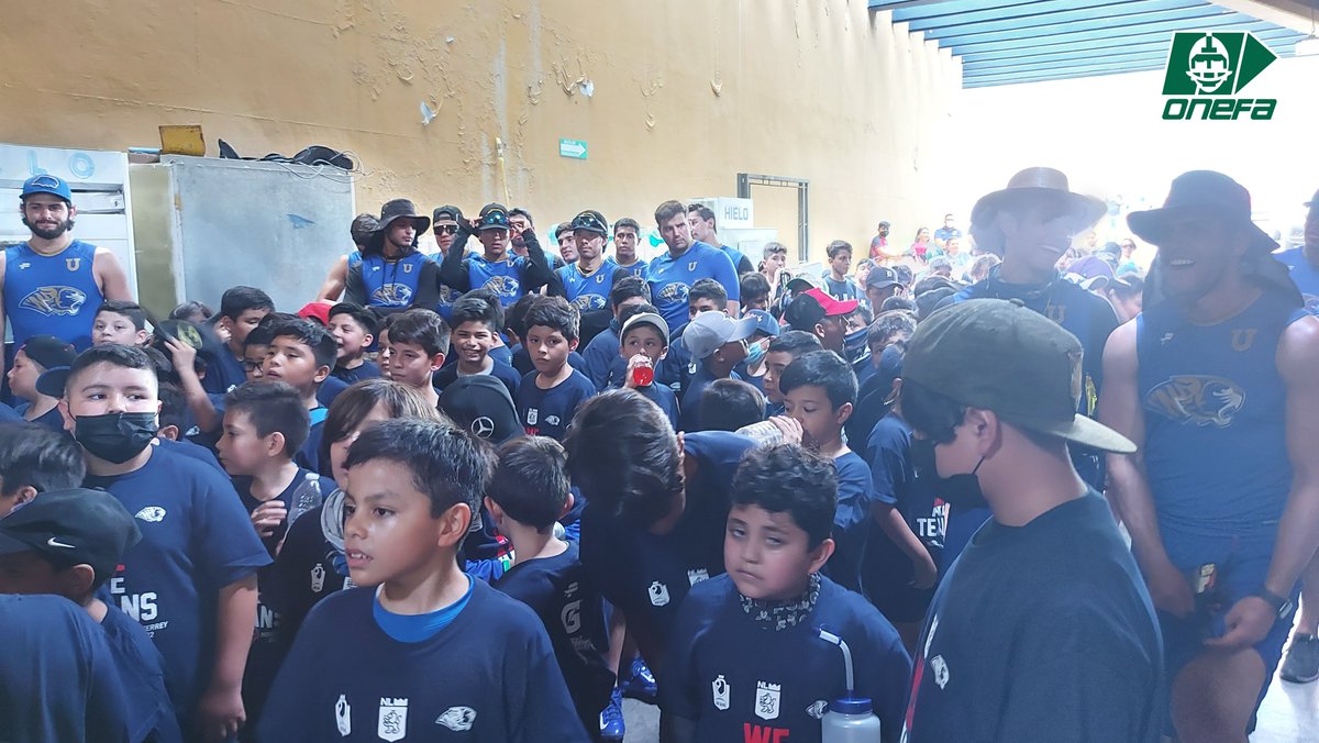 OnefaOficial's tweet photo. El pasado 13 de Julio en la Clínica de Futbol Americano en el Gaspar Mass, los @UANL_Autenticos junto con los futuros jugadores en Nuevo León y con apoyo de #AFANL, recibieron a los @HoustonTexans.

📷 @OnefaOficial  / Grace Herrera 
https://t.co/3XwhxegAhn https://t.co/85Vh2kj8PM