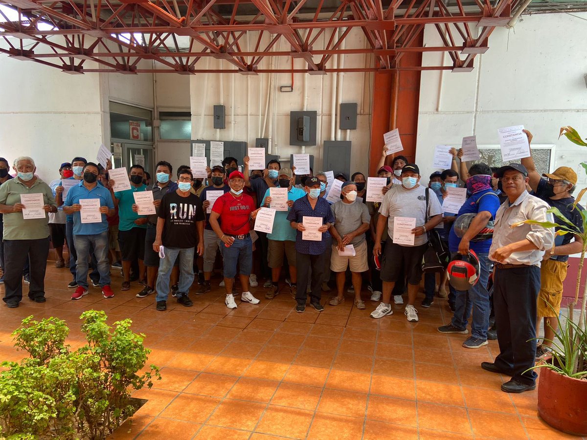 OctavioAlmada1's tweet photo. Muchas felicidades a los participantes en el curso sobre la instalación y operación de dispositivos excluidores de tortugas marinas 🐢 (DET) y peces 🐟 (DEP) en #Campeche. 
Sigamos trabajando como hasta hoy para mantener la certificación del camarón 🦐 mexicano 🇲🇽. https://t.co/FOH7hfFOfy