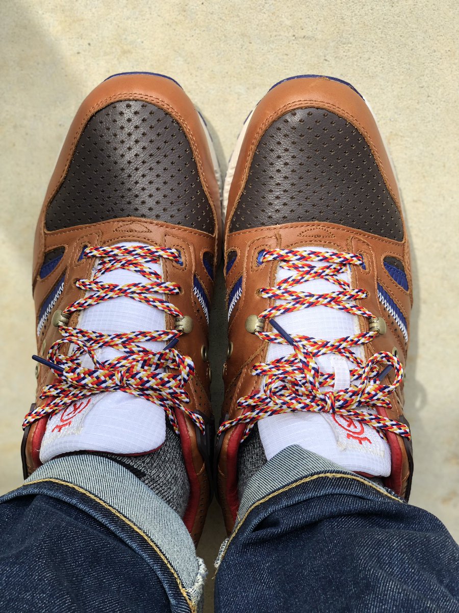 Jflizzy23's tweet photo. #kotd #YourSneakersAreDope #24kilates #lavictoria #sauconygrid https://t.co/3m4urr1U16