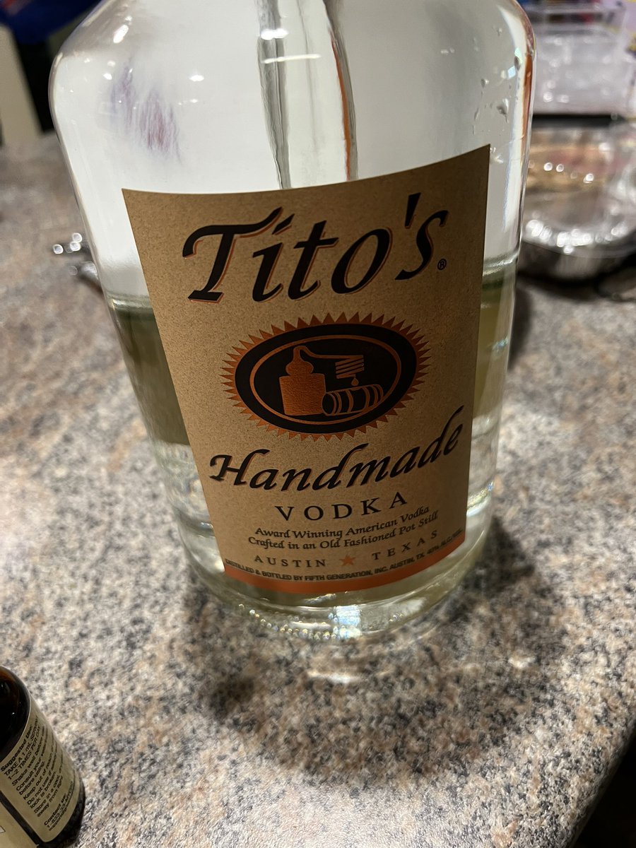 ButtholeFeed's tweet photo. How is @bertkreischer not a sponsor for @TitosVodka? I literally bought this because of him. #bertkreischer #titosvodka #bertthesponsorer https://t.co/qIedi7JFe6