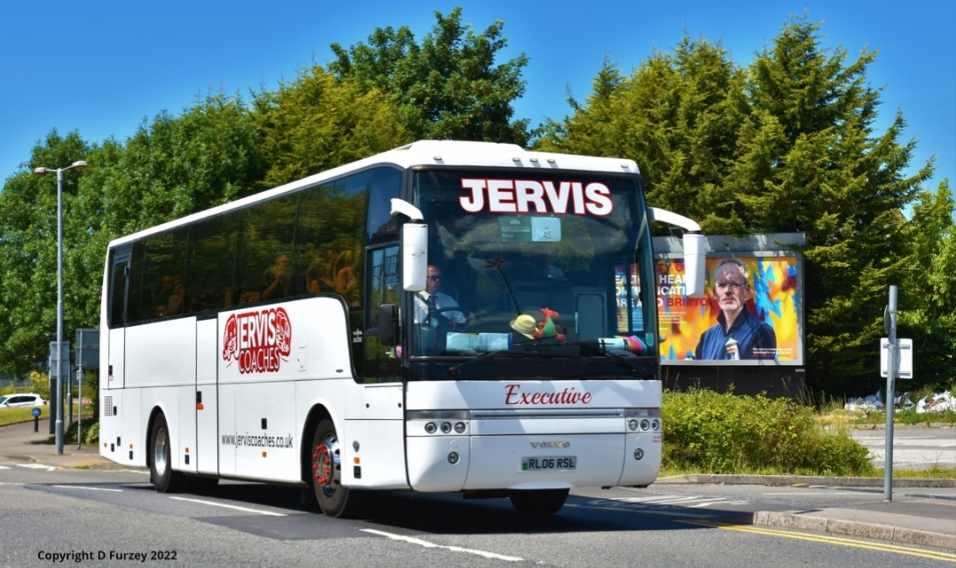 CoachesJervis's tweet photo. Two of our coaches over the weekend shuttling passengers to and from Bristol and Newport for Great western railway. 

Big thank you goes to the Bus spotters who braved the hot weather to take great shots of our coaches. 

#gwr 
#firsttravelsolutions 
#railreplacment https://t.co/0SJpoO0MQc
