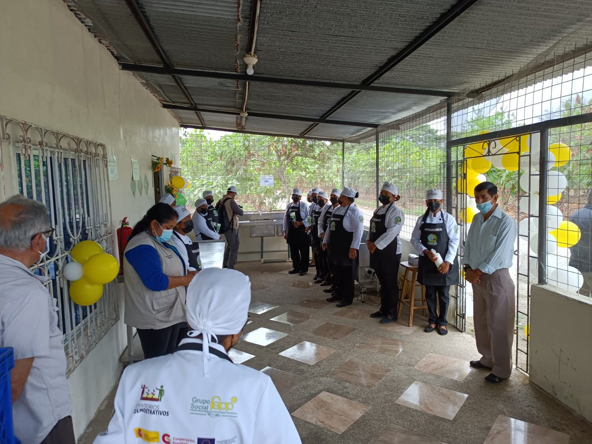 GrupoSocialFEPP's tweet photo. 𝗘𝗟 𝗧𝗥𝗔𝗕𝗔𝗝𝗢 𝗗𝗘𝗟 𝗙𝗘𝗣𝗣 𝗦𝗢𝗕𝗥𝗘𝗦𝗔𝗟𝗘 𝗘𝗡 𝗚𝗨𝗔𝗬𝗔𝗦
@aecidecuador y #SIPT #FEPP visitaron el proyecto "Mejoramiento de los ingresos económicos de pequeños y medianos productores 'Las Mercedes' #Guayas, junto a asociaciones y autoridades #YaguachiViejoCone https://t.co/NwwwyyZHMo