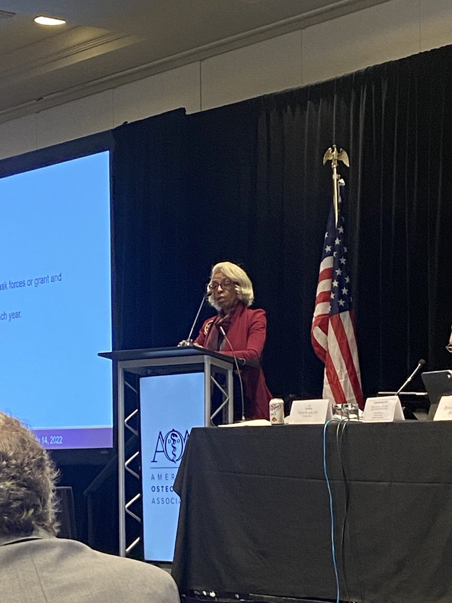 Dr Barbara Ross-Lee ⁦<a href="/AOFDOgood/">AOF</a>⁩ Board President presenting during ⁦<a href="/AOAforDOs/">AOA</a>⁩ annual meeting. #lovethisprofession