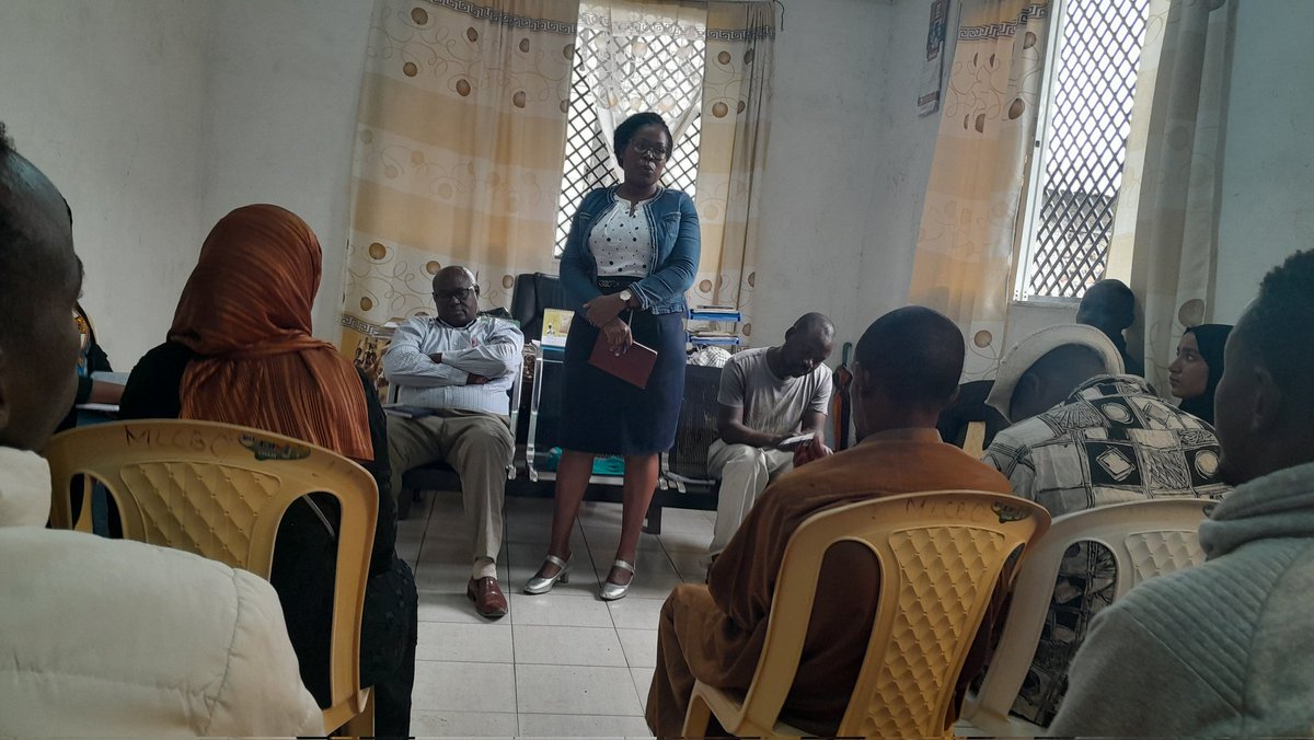 AmkeniC's tweet photo. Today's Undugu Forum campaigning for Peace, Cohesion and Integration before, during and after elections at Freetown ACC's office.
@ncic @Manyunyu_Corg
@ngaosKE

#Amkeni2022
#ElectionBilaNoma
#ForHaki https://t.co/vYE9DaJsIS