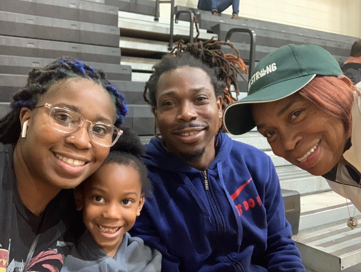 ccfann's tweet photo. Family is everything - nothing but love and smiles when we are together #ccfann https://t.co/aDnykUsTQY