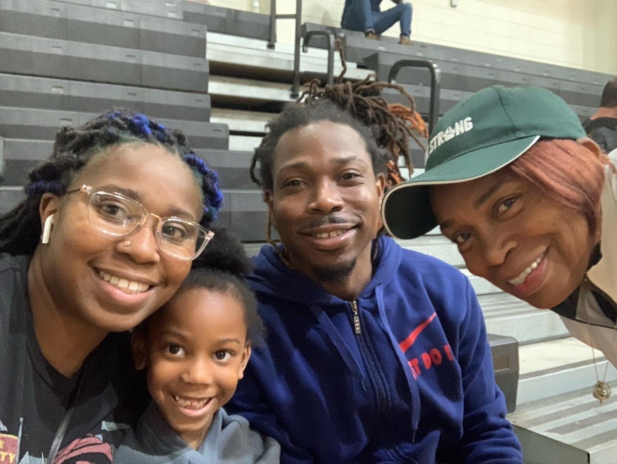 ccfann's tweet photo. Family is everything - nothing but love and smiles when we are together #ccfann https://t.co/aDnykUsTQY